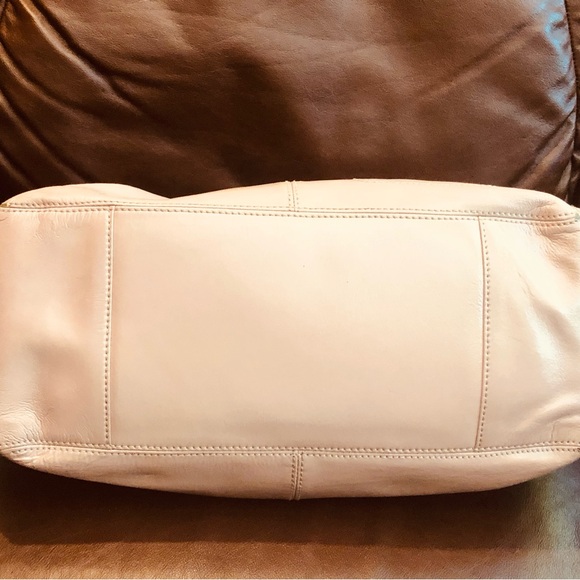 B. Makowski leather handbag & dust bag - Picture 5 of 16